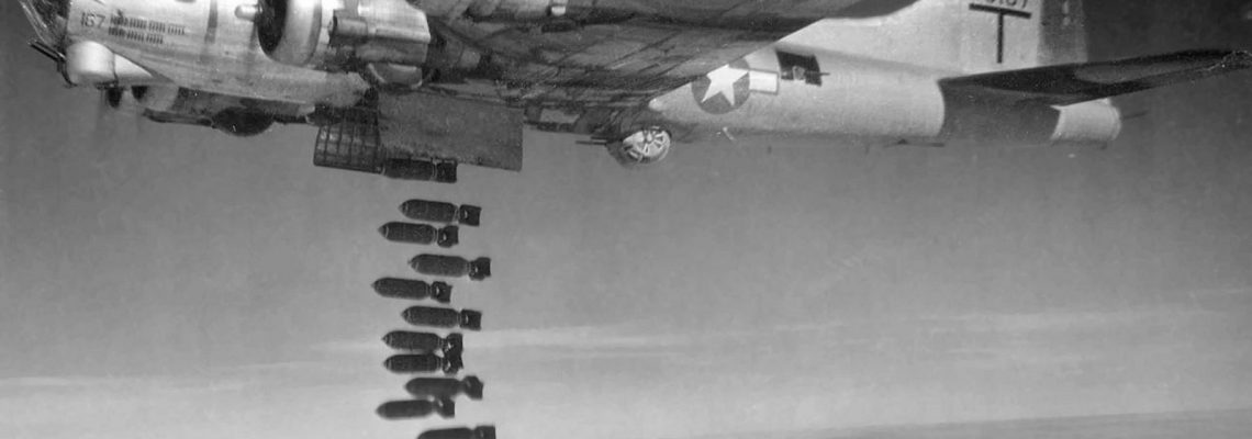 Das Foto zeigt eine der oben beschriebenen Flugzeuge vom Typ B 17 „Fliegende Festung", die auch Kleinostheim bombardiert haben